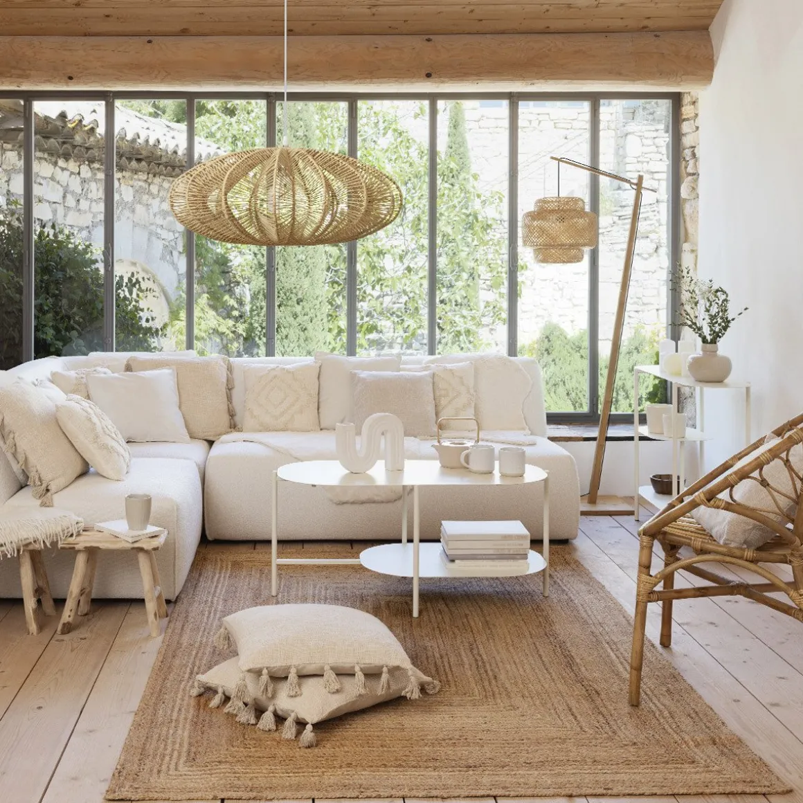 Candeeiro de pé LIBY bege em bambu