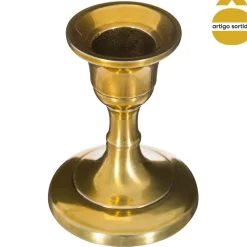 Castiçal dourado em metal