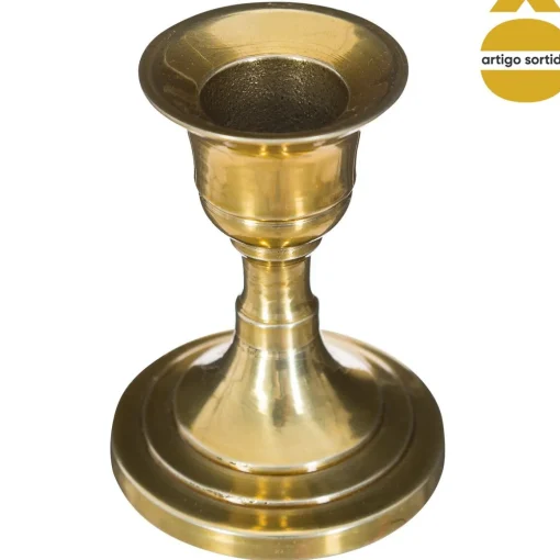 Castiçal dourado em metal