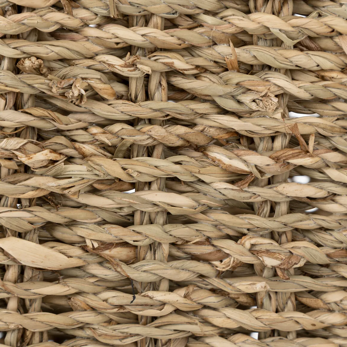 Cesto cora bege em ráfia para pendurar