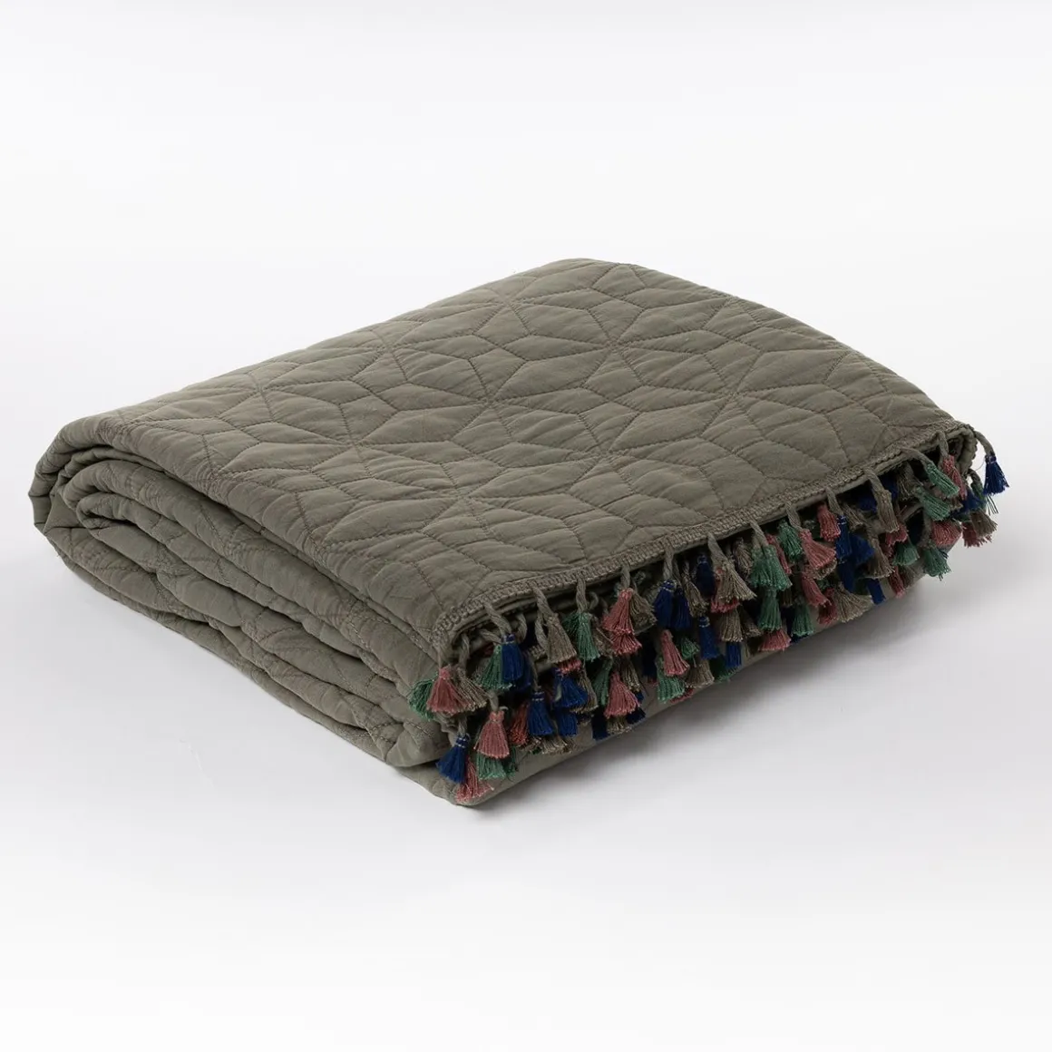 Colcha STONEWASHED verde com franjas 220x240cm