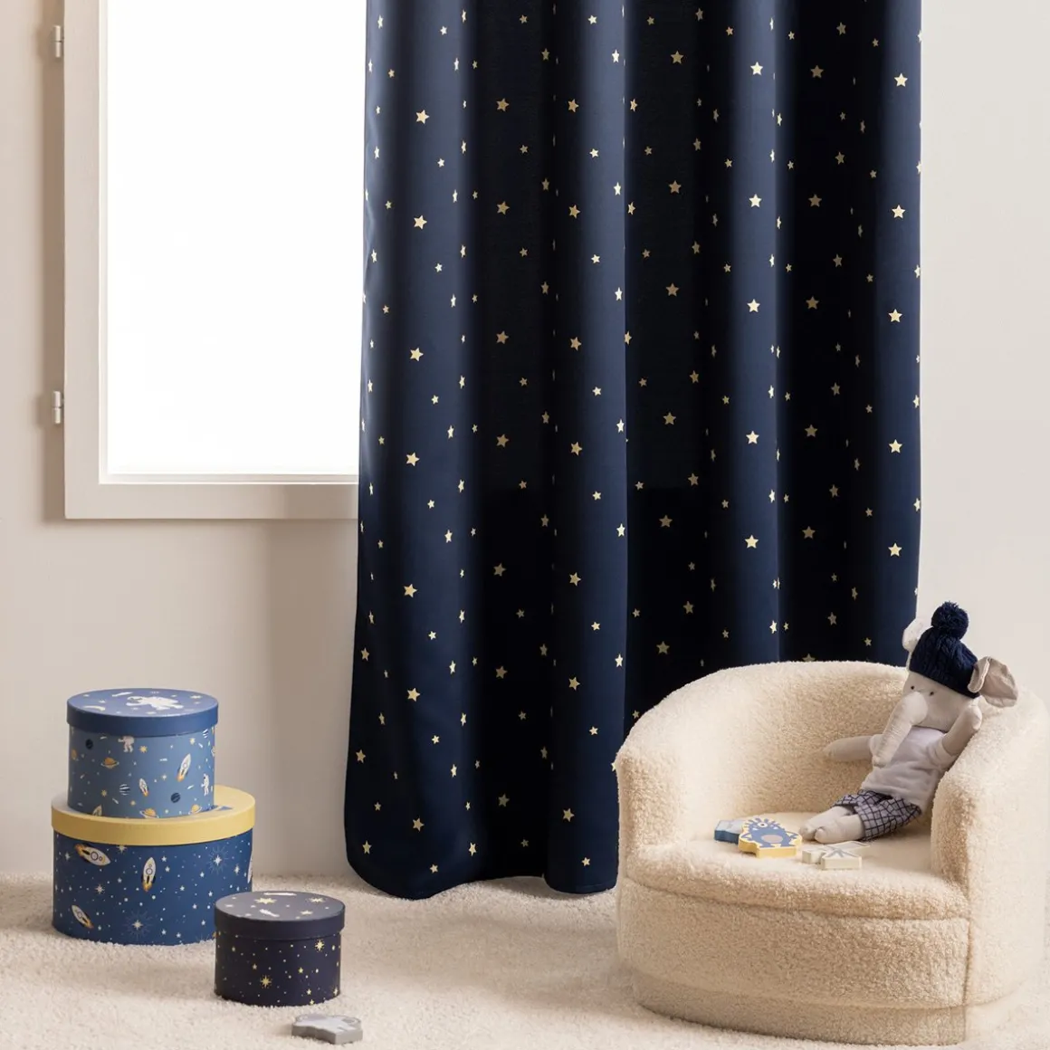 Cortina azul escuro com estrelas 135x260cm