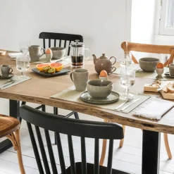 Mesa de jantar SKIDAL em madeira acácia