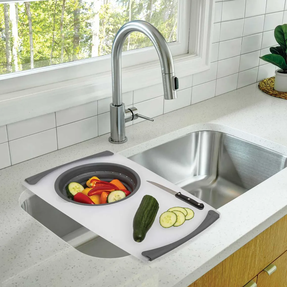 Tábua de corte com recipiente dobrável