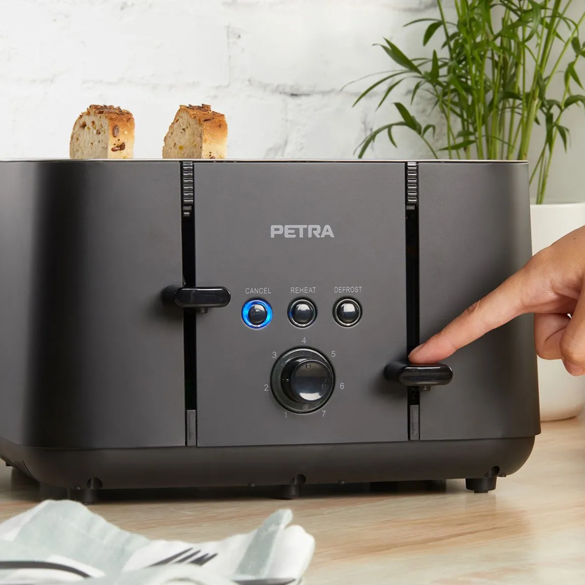 Torradeira Petra preta mate para 4 fatias