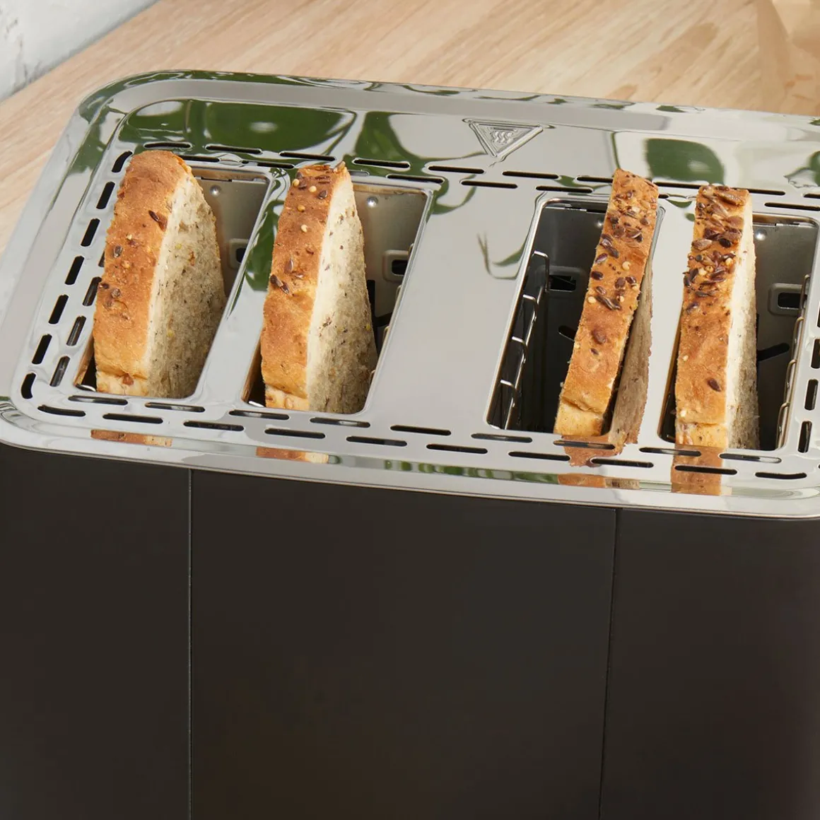 Torradeira Petra preta mate para 4 fatias