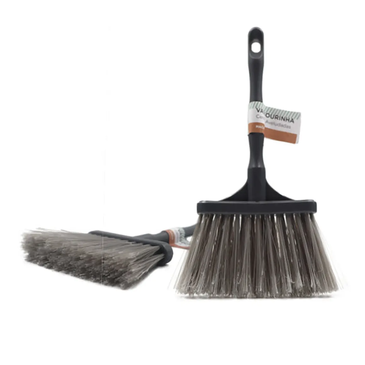 Vassoura limpa móveis cinza